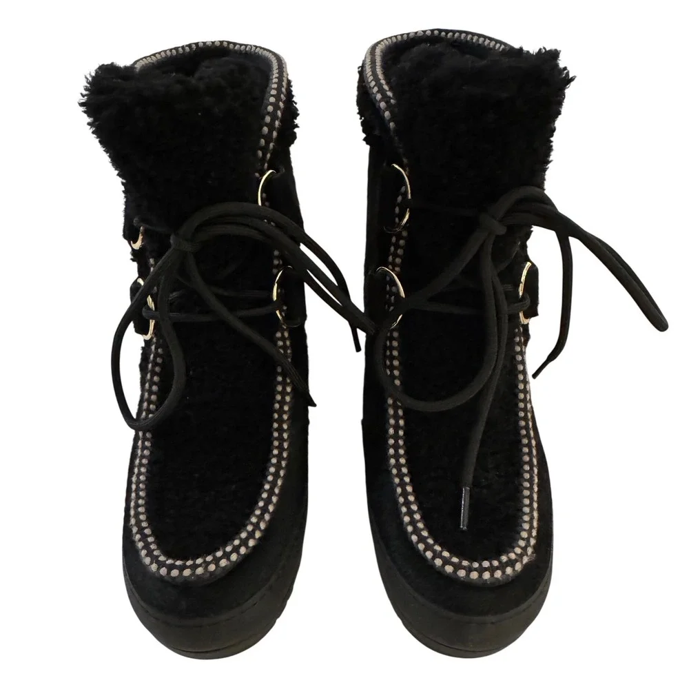 Tory Burch Black Fur Lace Up Lug Sole Ankle Boots Gold Hardware Size 7M